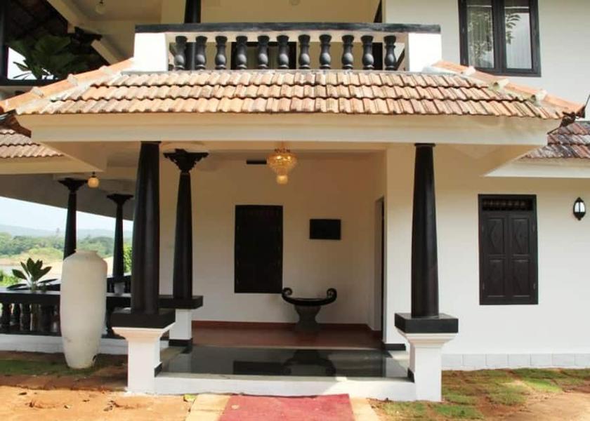 Kerala Thrissur Hotel Exterior